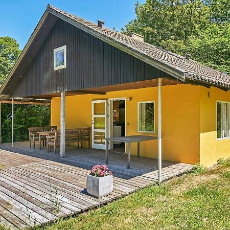 6 Person Holiday Home In Aakirkeby Bilik gambar