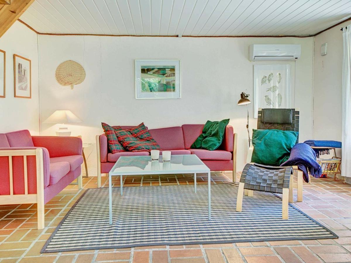 6 Person Holiday Home In Aakirkeby Bilik gambar