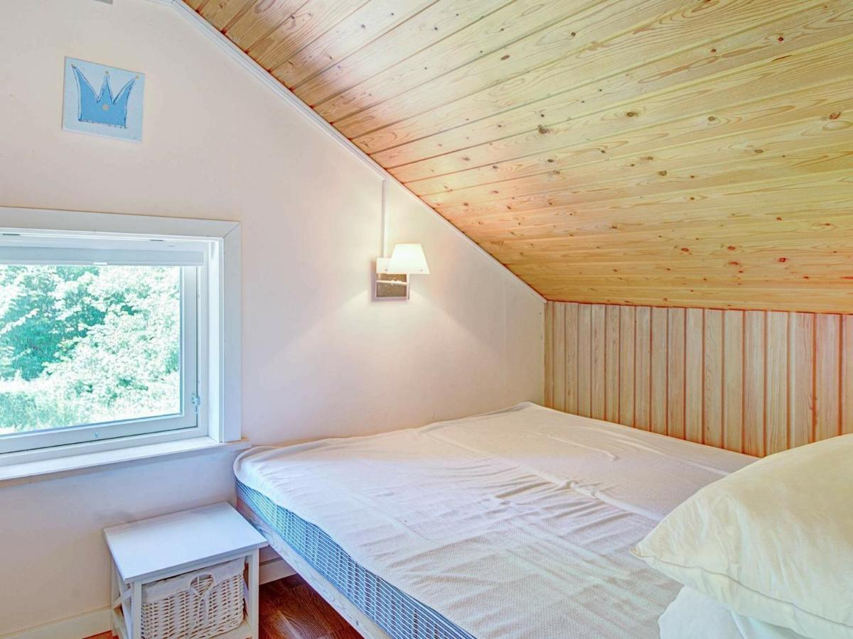 6 Person Holiday Home In Aakirkeby Bilik gambar