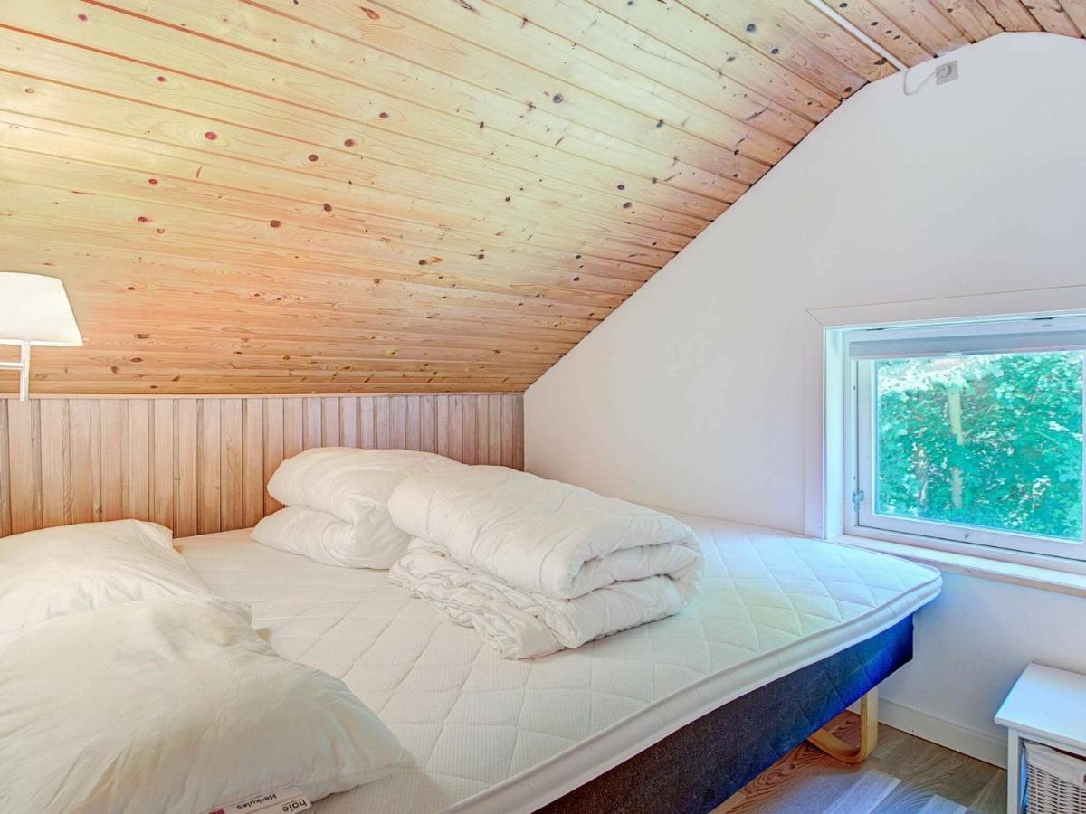 6 Person Holiday Home In Aakirkeby Bilik gambar